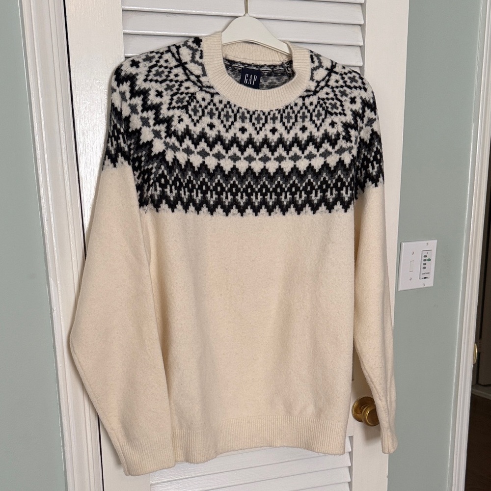 GAP Cream and Black Crewneck Sweater
